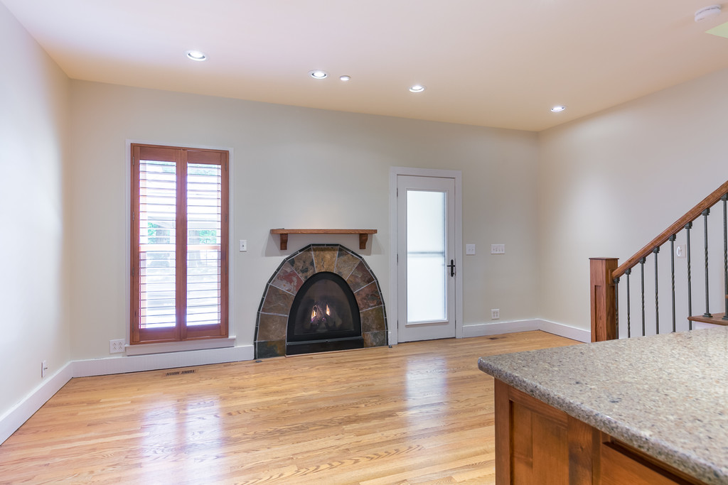 Live in Downtown Franklin in Renovated Condo! Franklin TN Real Estate